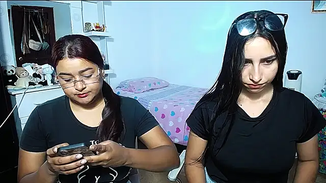 Snapshot of violeta_rous chatting on February 17, 2026, 3:20 pm violeta rous online show from February 17, 2026, 3:20 pm