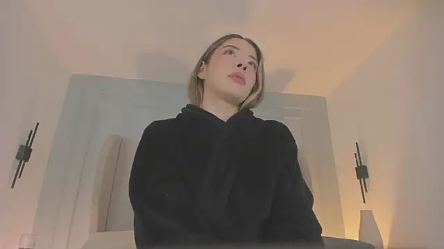 chloe d online show from May 11, 2026, 1:12 pm