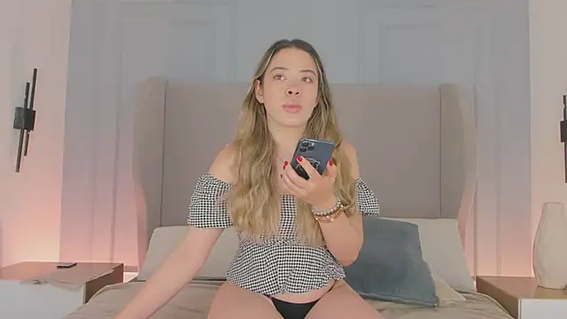 chloe d online show from May 21, 2026, 12:02 pm