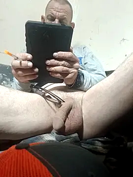 Snapshot of deepstroker42071 chatting on September 27, 2025, 11:05 am deepstroker42071 online show from September 27, 2025, 11:05 am