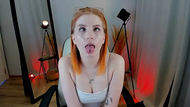 Mira  Blush online show from March 6, 2025, 8:37 pm