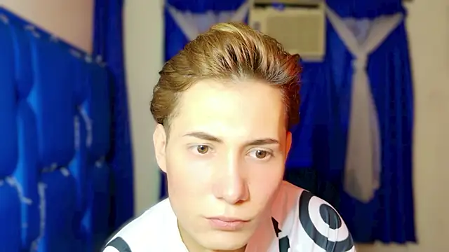 Snapshot of the_littleangel1 chatting on February 12, 2026, 11:32 am the littleangel1 online show from February 12, 2026, 11:32 am