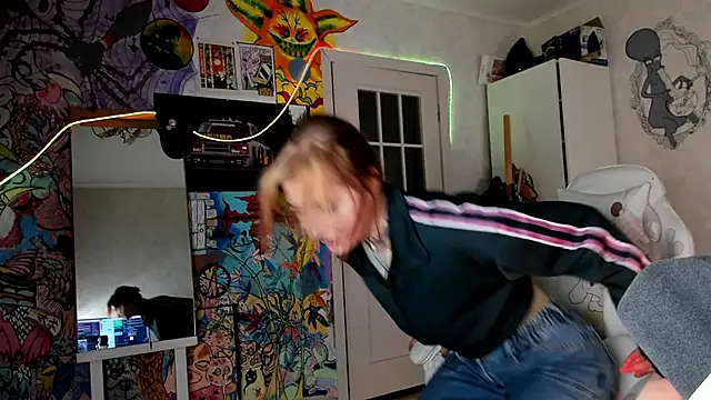 Sunny Mouse  online show from March 13, 2025, 7:28 pm