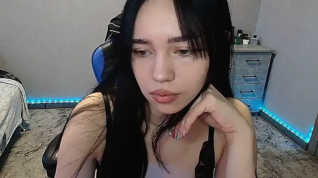 Snapshot of KathrineBerry chatting on March 7, 2025, 3:40 am KathrineBerry online show from March 7, 2025, 3:40 am