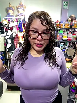 Snapshot of ROSALIALUCY chatting on November 7, 2025, 12:31 pm ROSALIALUCY online show from November 7, 2025, 12:31 pm