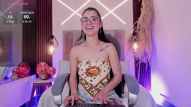 dasha-rodrigues online show from May 13, 2026, 2:24 pm