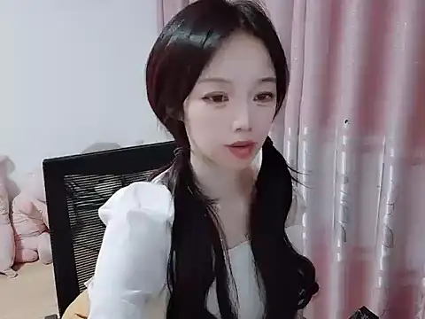 wwcc123 online show from October 24, 2025, 3:33 pm