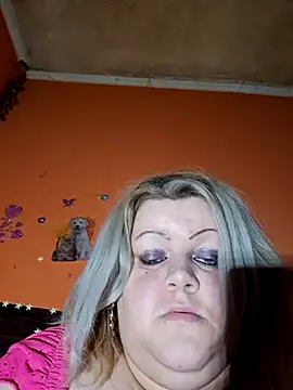 ducicsajsziii online show from February 8, 2026, 9:34 pm