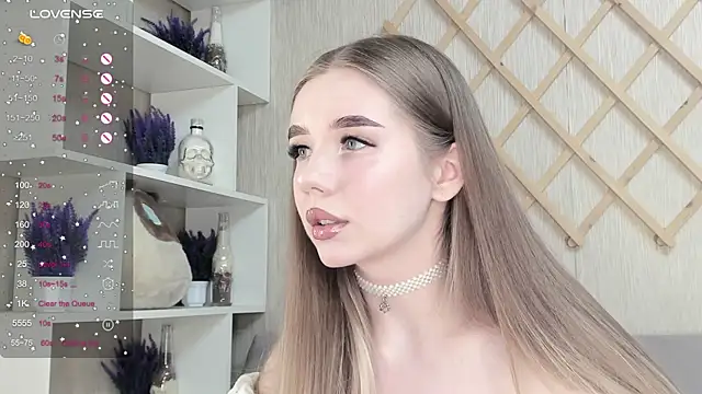 Snapshot of AutoBaby chatting on October 28, 2025, 12:26 pm AutoBaby online show from October 28, 2025, 12:26 pm