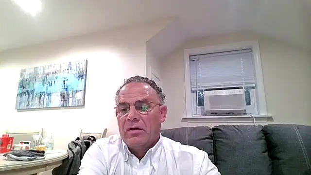 twopeopleinlove online show from July 28, 2026, 9:28 am