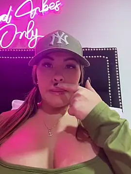 Snapshot of sexyyykloee chatting on March 4, 2026, 5:48 am sexyyykloee online show from March 4, 2026, 5:48 am