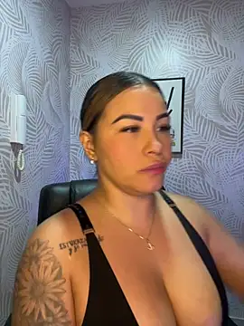 Snapshot of sexyyykloee chatting on February 26, 2026, 6:02 am sexyyykloee online show from February 26, 2026, 6:02 am