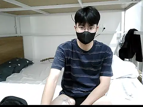 Gwencloudy online show from October 30, 2025, 3:20 pm