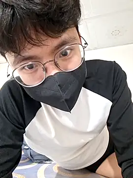 Snapshot of Gwencloudy chatting on February 26, 2026, 4:29 pm Gwencloudy online show from February 26, 2026, 4:29 pm