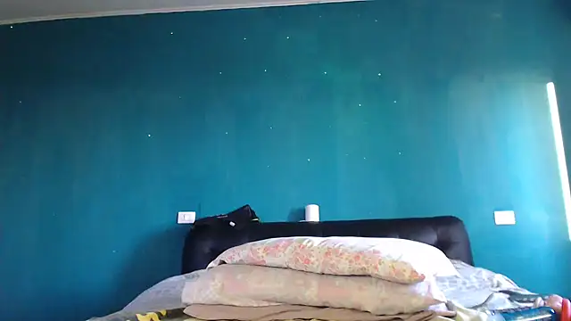 Snapshot of Karendolly__8 chatting on April 6, 2026, 5:14 pm Karendolly 8 online show from April 6, 2026, 5:14 pm