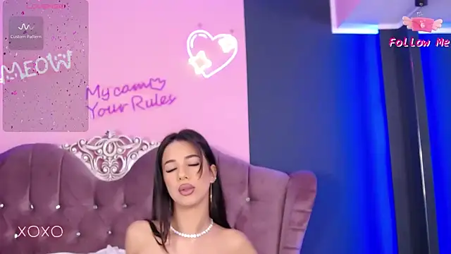 LaraKent online show from September 8, 2025, 4:06 pm