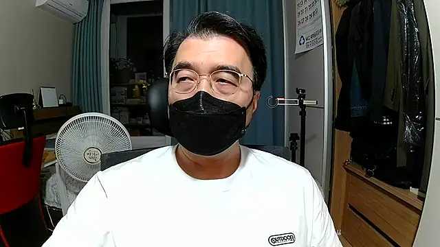 Snapshot of Jackvanlee chatting on August 5, 2026, 12:43 pm Jackvanlee online show from August 5, 2026, 12:43 pm