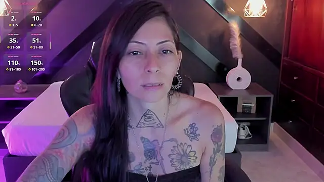 dark gotica online show from May 19, 2026, 7:10 pm