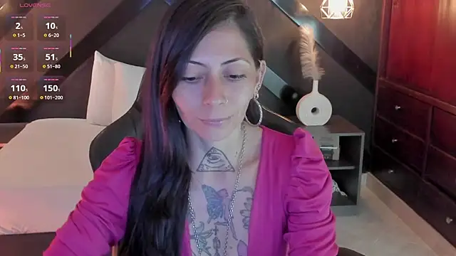 dark gotica online show from May 18, 2026, 7:18 pm