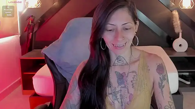 dark gotica online show from February 28, 2026, 12:27 pm