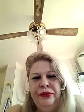 Snapshot of AriannaMilf chatting on February 14, 2026, 1:00 pm AriannaMilf online show from February 14, 2026, 1:00 pm