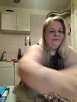 Snapshot of AriannaMilf chatting on April 21, 2026, 3:02 am AriannaMilf online show from April 21, 2026, 3:02 am