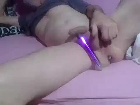 Snapshot of petitpeps84 chatting on March 15, 2025, 9:27 pm petitpeps84 online show from March 15, 2025, 9:27 pm