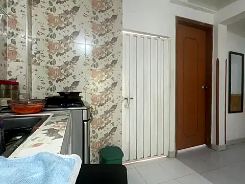 andresmb12 online show from October 28, 2025, 1:21 pm