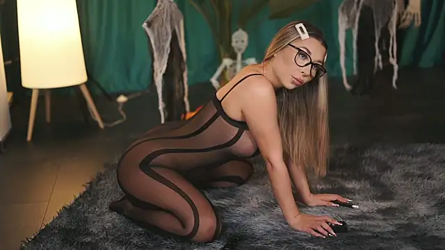 Assmerising online show from November 1, 2025, 5:18 pm