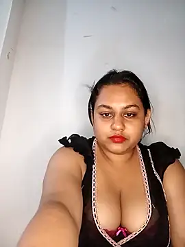 bumblebeegirl online show from April 29, 2026, 5:30 pm