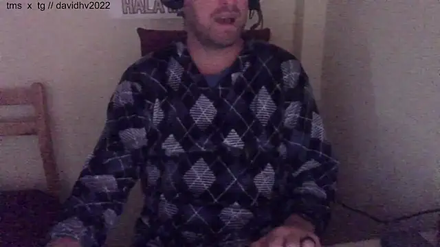 Davidhv2022 online show from September 13, 2025, 4:40 pm