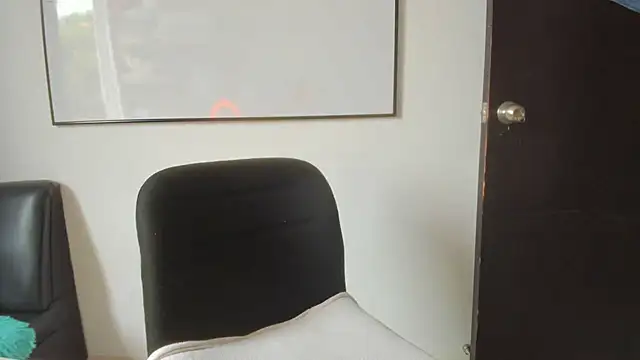 Snapshot of squirttati33 chatting on October 16, 2025, 1:41 pm squirttati33 online show from October 16, 2025, 1:41 pm