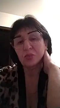 Snapshot of AlbinaXPretty chatting on March 16, 2025, 9:37 pm AlbinaXPretty online show from March 16, 2025, 9:37 pm