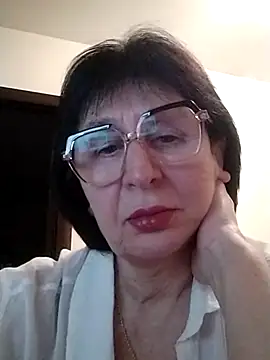 Snapshot of AlbinaXPretty chatting on March 18, 2025, 7:44 pm AlbinaXPretty online show from March 18, 2025, 7:44 pm