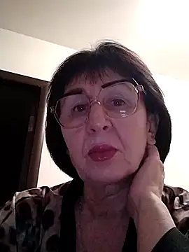 Snapshot of AlbinaXPretty chatting on February 27, 2025, 9:36 pm AlbinaXPretty online show from February 27, 2025, 9:36 pm