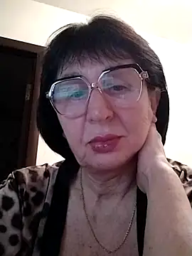 Snapshot of AlbinaXPretty chatting on March 5, 2025, 9:04 pm AlbinaXPretty online show from March 5, 2025, 9:04 pm