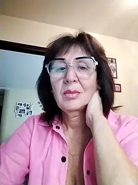 Snapshot of AlbinaXPretty chatting on September 17, 2025, 8:05 am AlbinaXPretty online show from September 17, 2025, 8:05 am