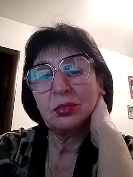 Snapshot of AlbinaXPretty chatting on March 19, 2025, 4:45 pm AlbinaXPretty online show from March 19, 2025, 4:45 pm