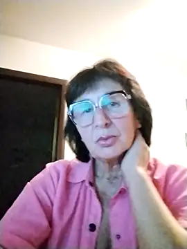 Snapshot of AlbinaXPretty chatting on October 22, 2025, 7:57 pm AlbinaXPretty online show from October 22, 2025, 7:57 pm