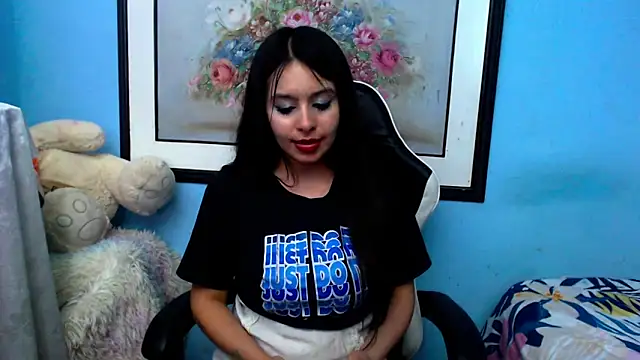 Snapshot of Luciana_and_Neitan chatting on January 8, 2025, 2:46 am Luciana and Neitan online show from January 8, 2025, 2:46 am