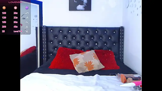 RosseRamiirez online show from December 21, 2025, 8:42 pm