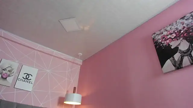 dolly zoe online show from January 5, 2026, 8:12 pm