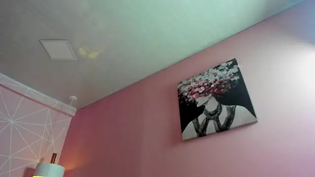 dolly zoe online show from December 19, 2025, 5:43 am