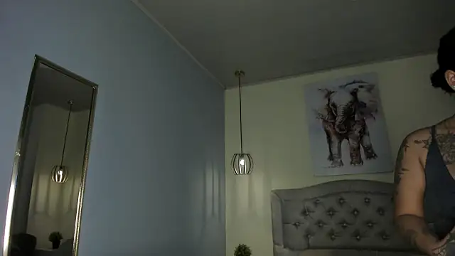 ayshel   online show from March 11, 2026, 3:33 am