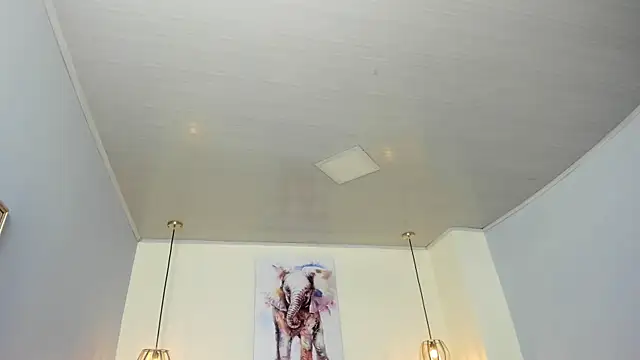 ayshel   online show from April 15, 2026, 3:34 am