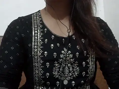 shekira99 online show from October 16, 2025, 2:14 pm