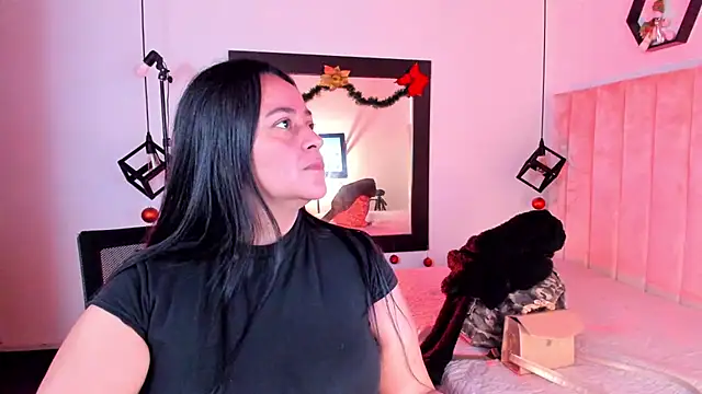 lucia vonne  online show from January 7, 2026, 1:38 pm