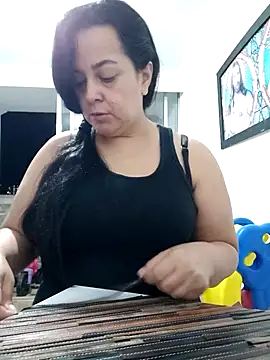 lucia vonne  online show from September 16, 2025, 1:28 am