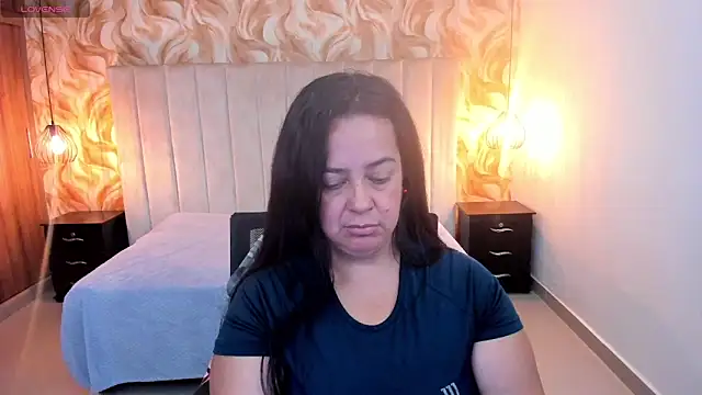 Snapshot of lucia_vonne_ chatting on May 12, 2026, 6:47 pm lucia vonne online show from May 12, 2026, 6:47 pm