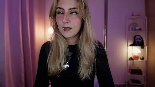 Snapshot of Dakotaa_ chatting on May 4, 2026, 1:09 am Dakotaa online show from May 4, 2026, 1:09 am